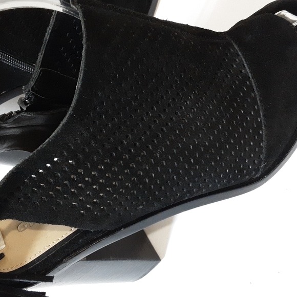 Gianni  Bini black Hadwin leather suede perforated peep toe 9.5M Casual Y2k - Picture 3 of 12